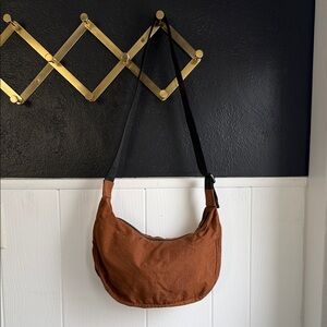 BAGGU Medium Nylon Crescent Bag